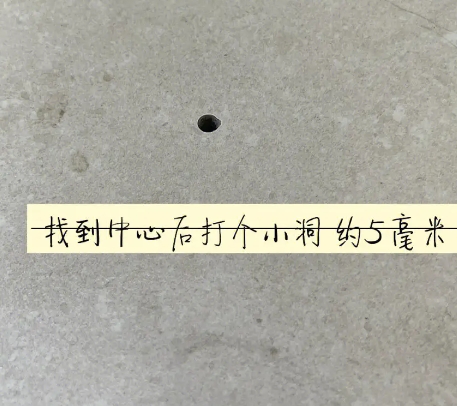 桓仁瓷砖空鼓维修公司专业解答在瓷砖铺贴过程中，如果砂料搅拌不均匀，将会带来以下问题